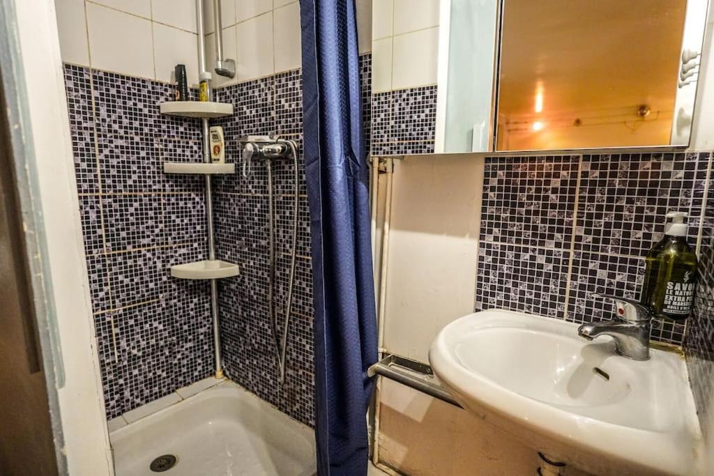 Cozy Studio In The Heart Of Parijs Buitenkant foto